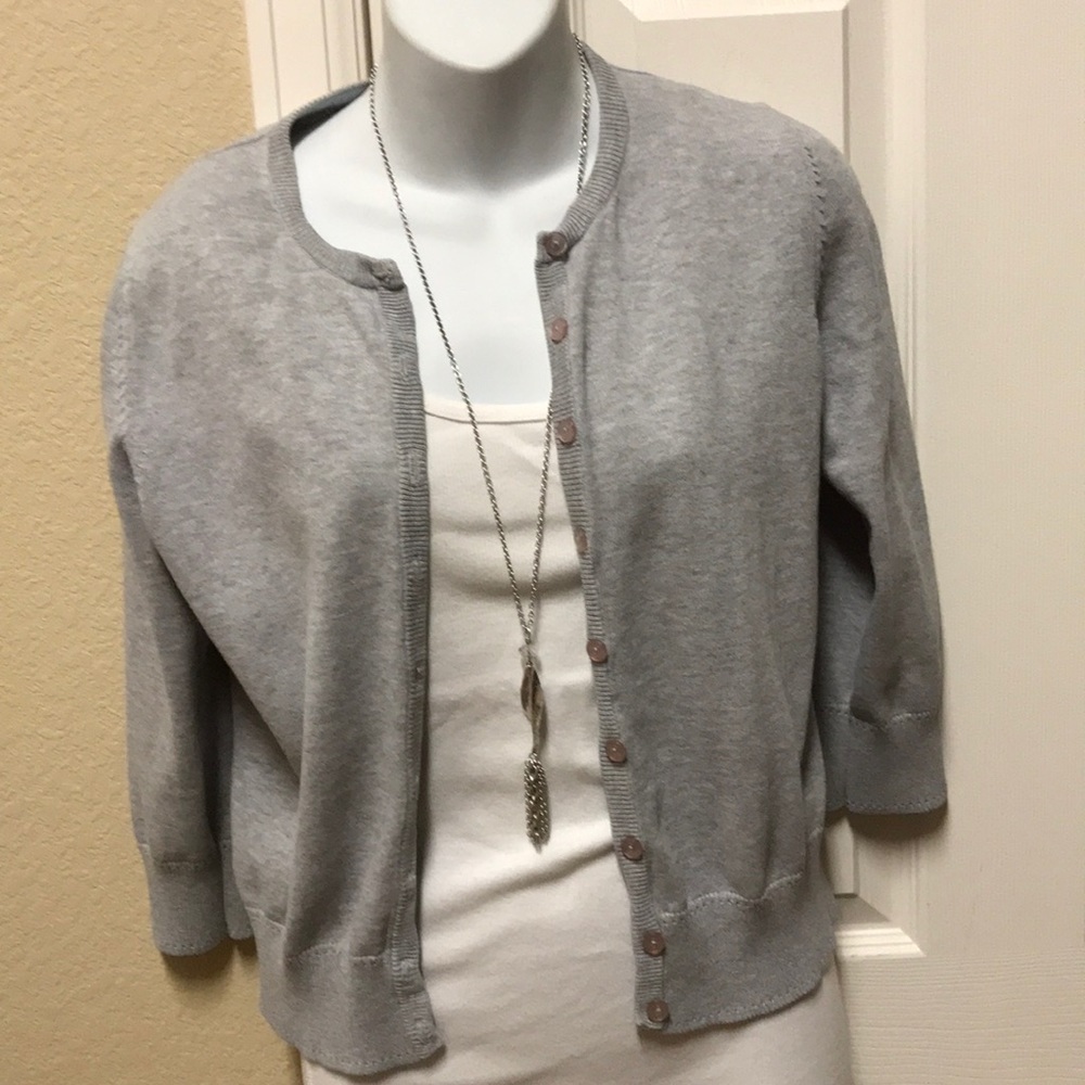 Cherokee gray sweater. Size small. Good condition.